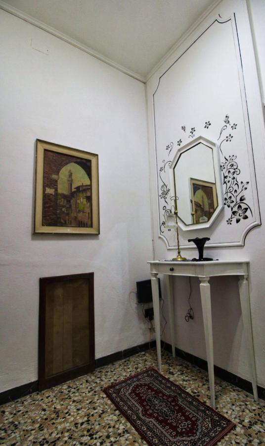 The House To The Walls Siena Buitenkant foto